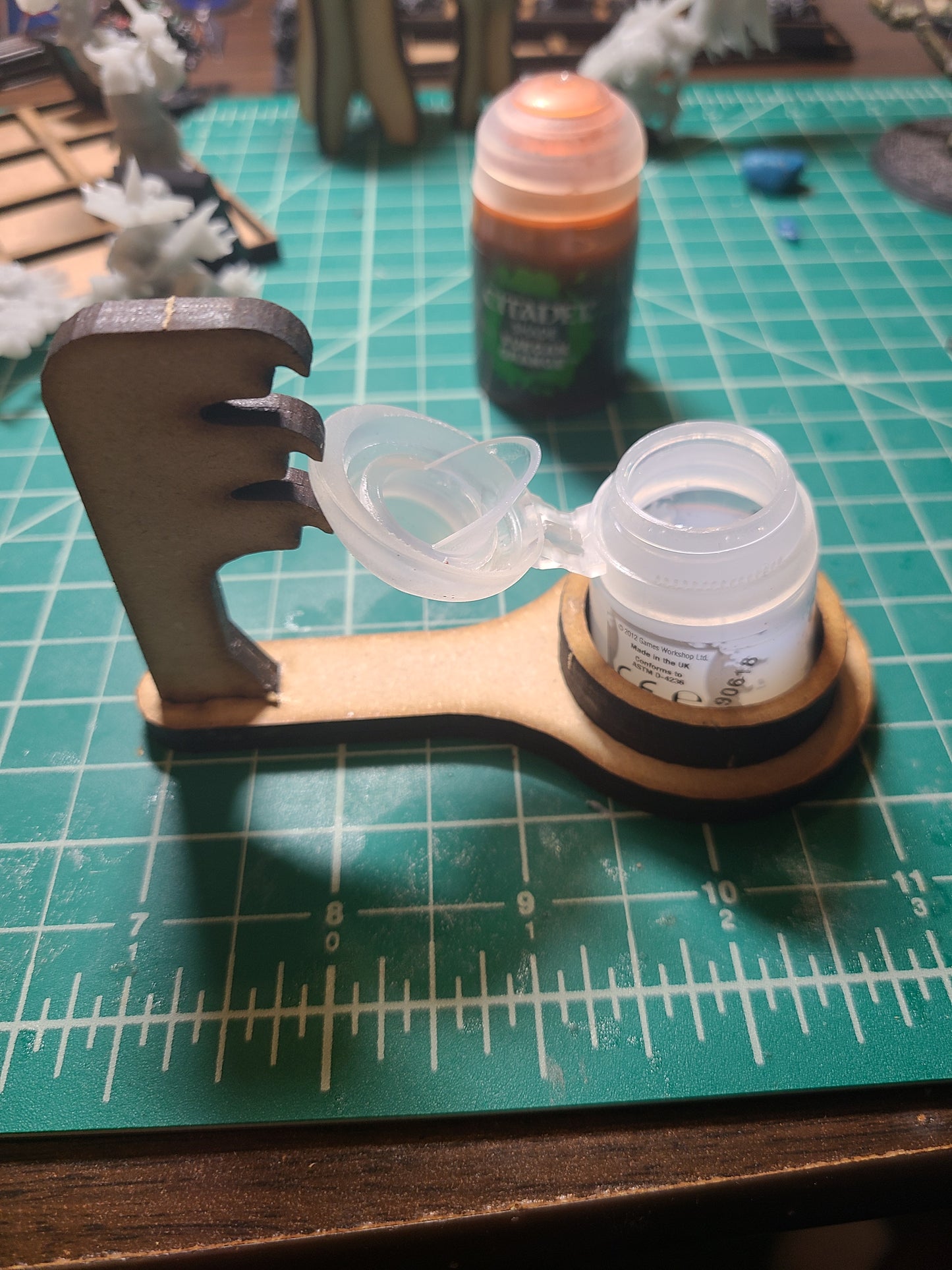 Paint pot holder
