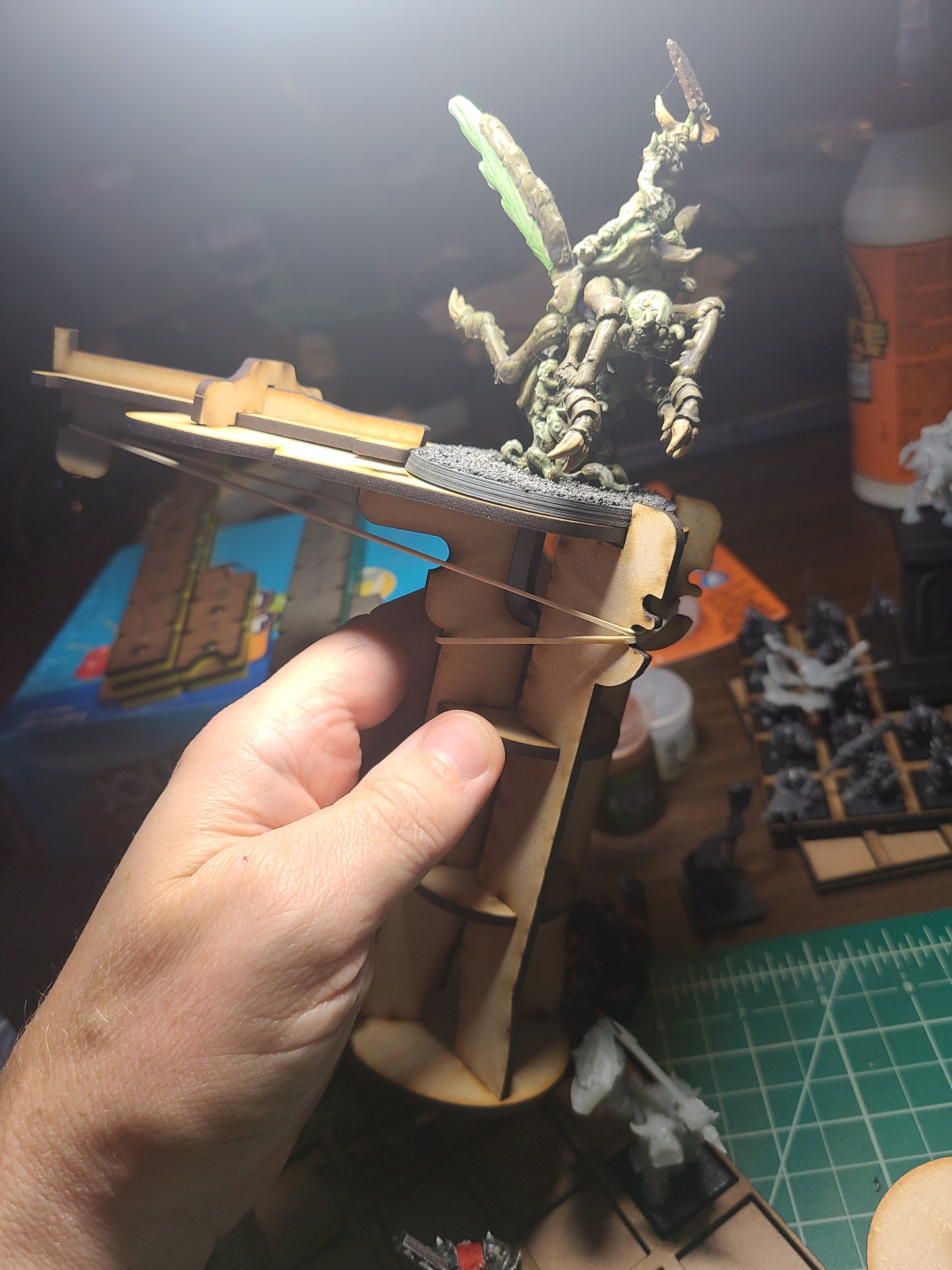 Adjustable Model Paint Holder